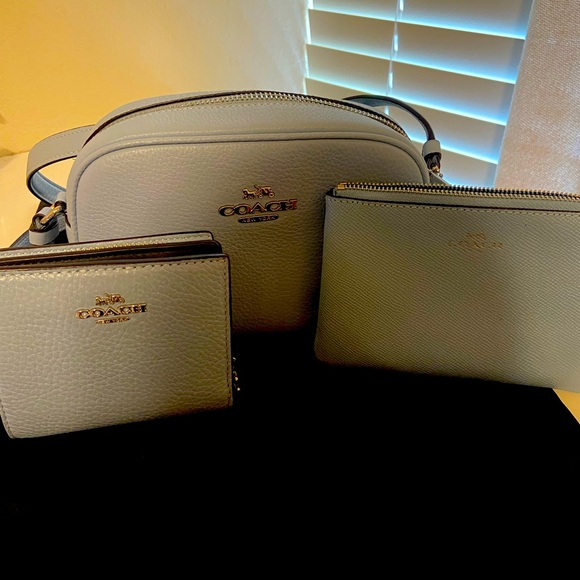 Coach Handbags - Coach cross bag with wallet and wristlet